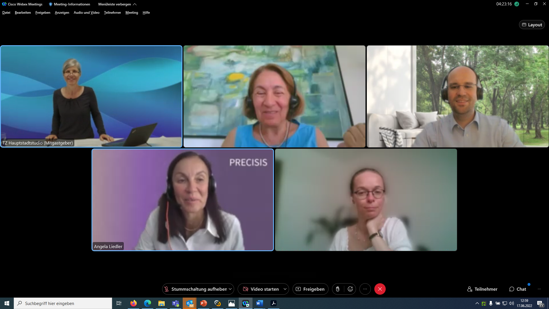 Zu sehen sind die Teilnehmenden der Diskussionsrunde der Veranstaltung zum Thema klinische Evidenz