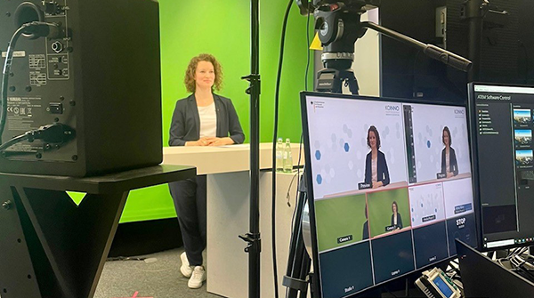 Zu sehen sind Impressionen hinter den Kulissen der digitalen Veranstaltung Bieter-All-In von KOINNO