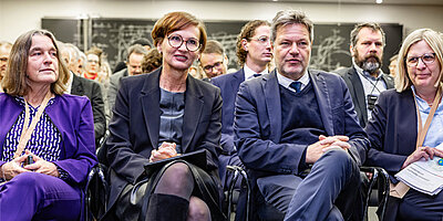 Politische Prominenz auf dem Bioökonomieforum 2023